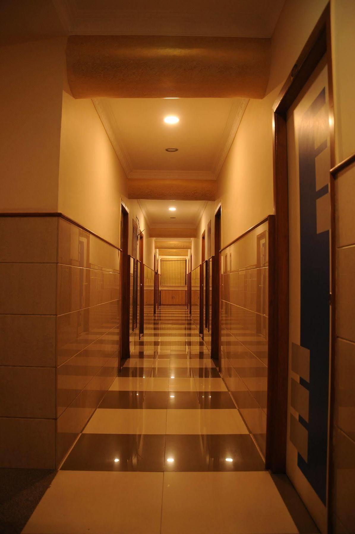 Oyo 9633 Hotel Srinidhi Residency Бенґалуру Екстер'єр фото